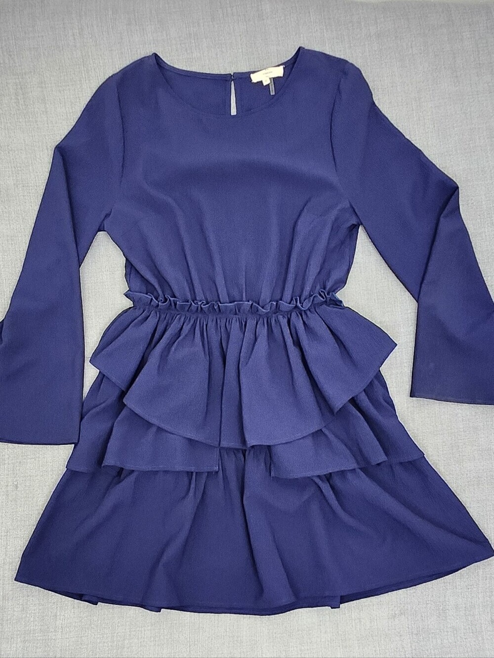 Entro Navy Blue Tuered Midi Dress. Medium